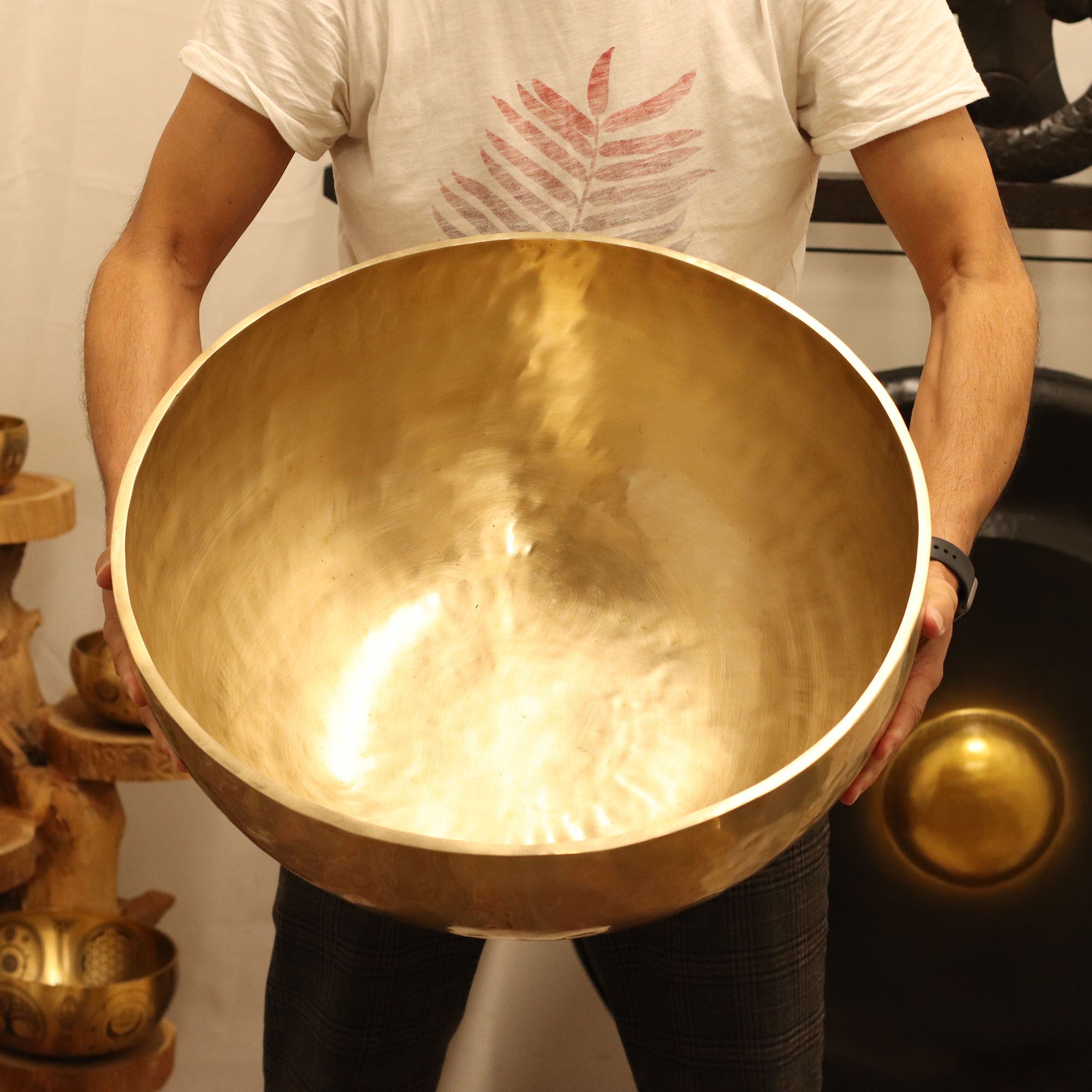 Plain - Huge Vibrational Feet Standing Bowl - 50x20cm - 10.7kg